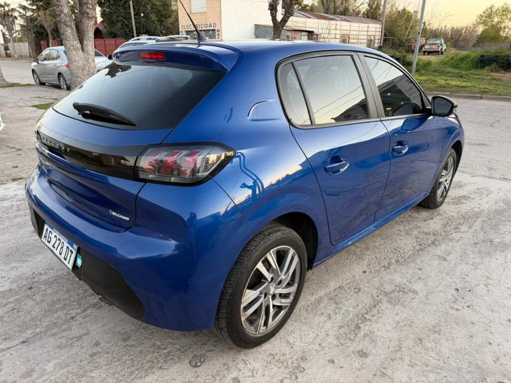 Peugeot 208 Allure  1.6 2023