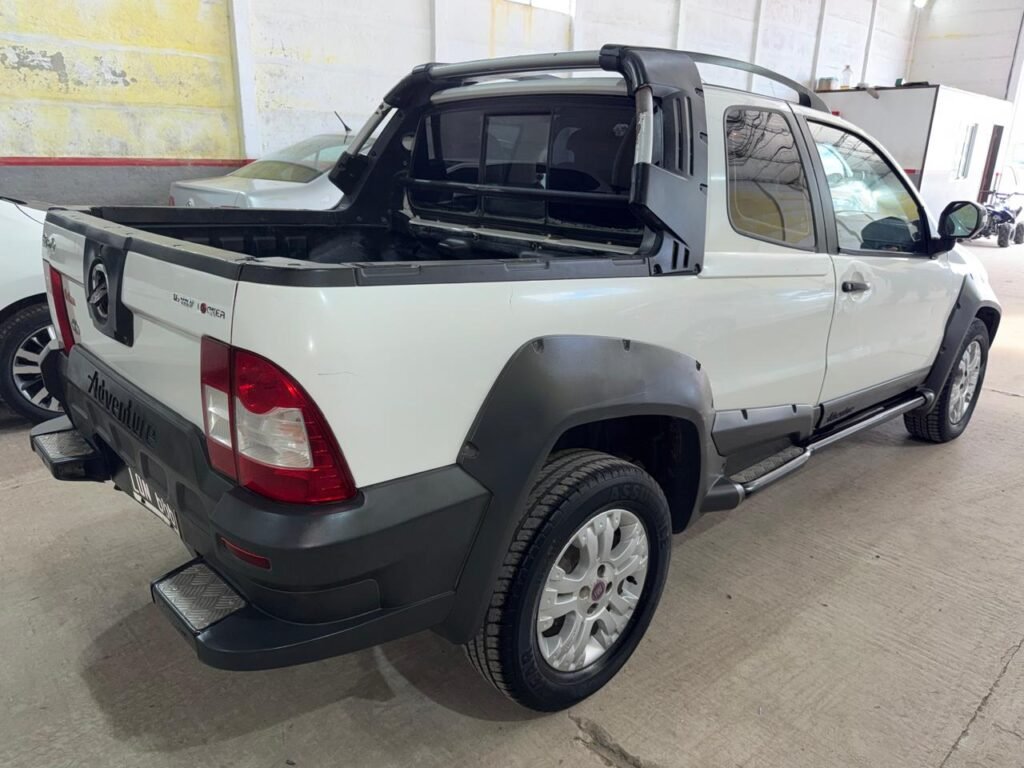Fiat Strada Adventure Full 1.6 2012